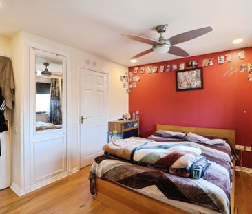 3-Bedroom Linked-Detached House - Langle... - Photo 6