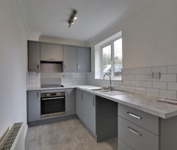 3 bedroom terraced house to rent - Photo 3