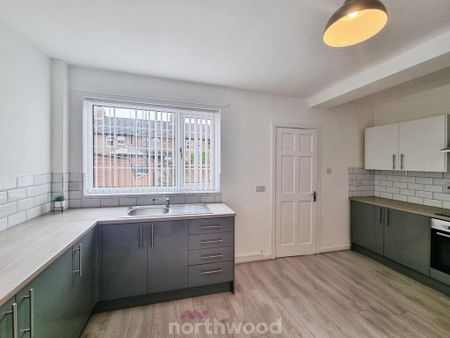 3 bedroom terraced house to rent - Photo 3