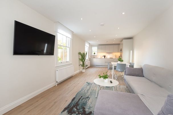 3 bedroom flat to rent - Photo 1