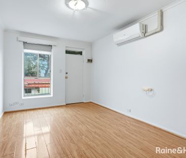 Two Bedder Close To Train Station! - Photo 2