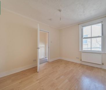 2 bedroom maisonette to rent - Photo 2