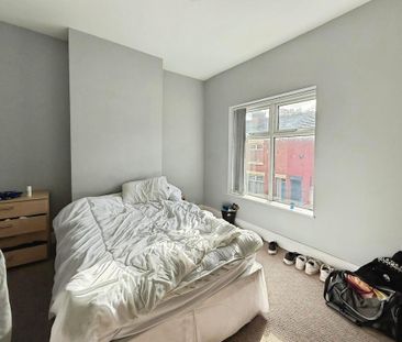 4 bedroom terraced house to rent - Photo 5