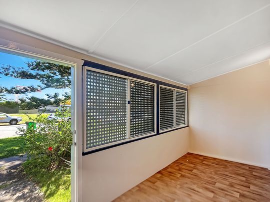 Charming Byron Beach House in the Heart of Town - Photo 1