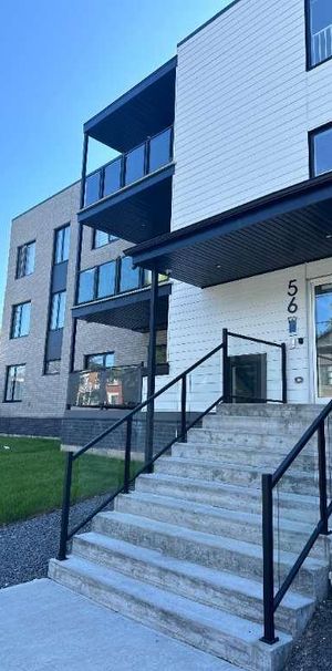 4½ à louer | 3 ÉLECTROMÉNAGERS | INTERNET | ASCENSEUR | RANGEMENT | 1er Février 2026 - Photo 1