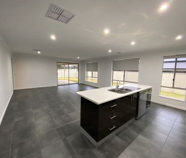 7 Baxter Court, Lavington, NSW 2641 - Photo 4