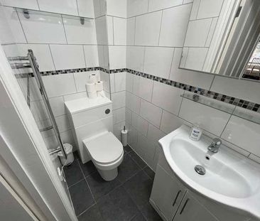 Furzedown Road, SO17 - Photo 4