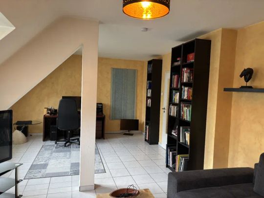 Düsseldorf-Eller: Großzügige 2-Zimmer-Dachgeschoss-Wohnung! - Photo 1