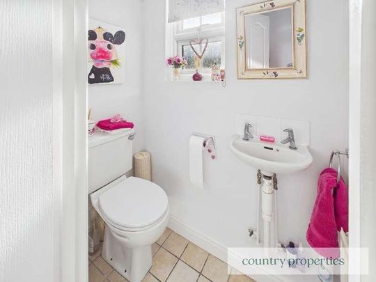 Wilkins Grove, Welwyn Garden City, AL8 - Photo 1