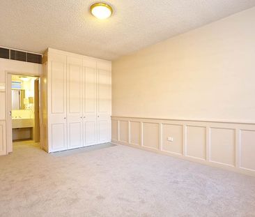 206/49-51 Rathdowne Street, Carlton VIC 3053 - Photo 4
