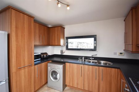 2 bedroom flat to rent - Photo 4