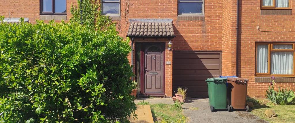 2 bedroom terraced house to rent - Photo 1