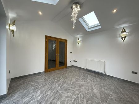 4 bedroom detached house to rent - Photo 4