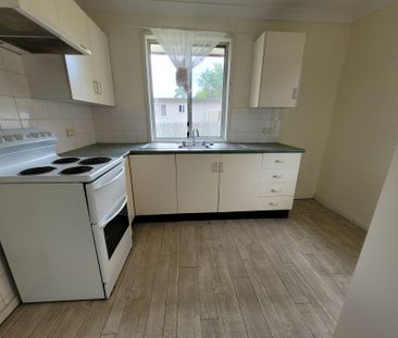 3 Bedroom Tidy Family Home - Photo 3