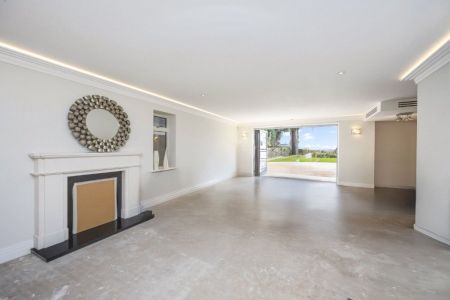 Mount Road, Woking, Surrey, GU22 - Photo 2