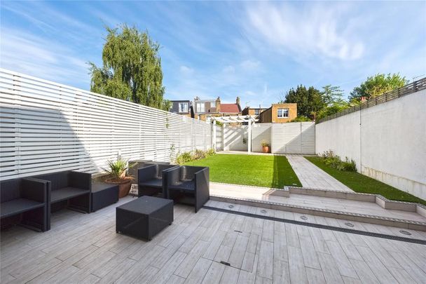 5 bedroom terraced house to rent - Photo 1