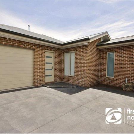 Comfortable Unit, Convenient Location - Photo 4