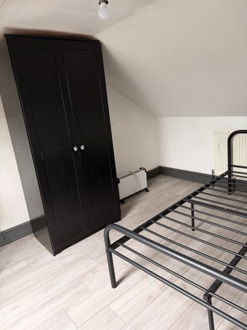 2 Bed Maisonette, Knotts Green Road, E10 - Photo 3