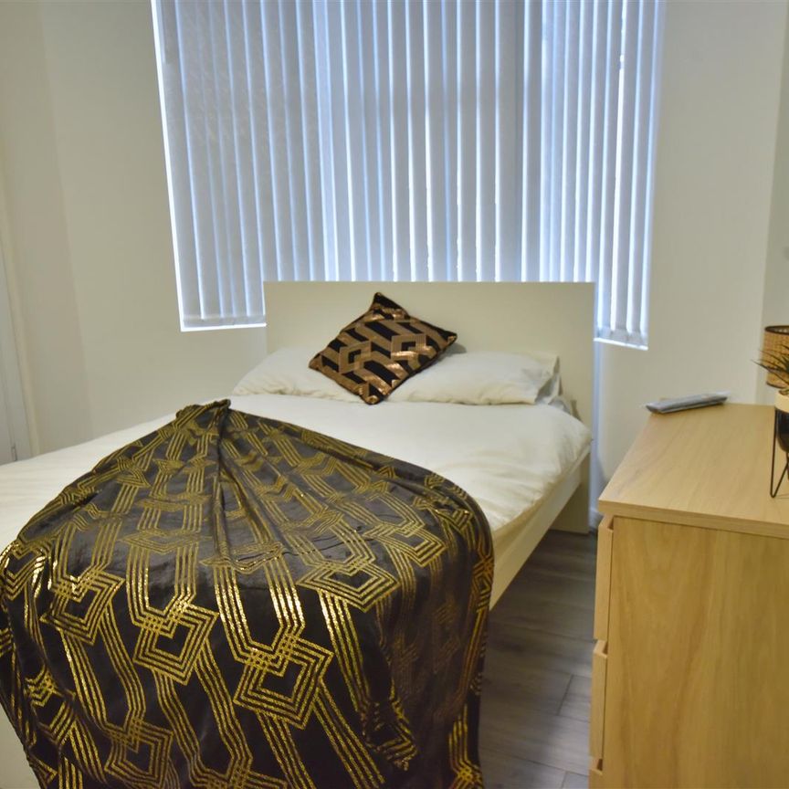 Room 1 - Photo 1