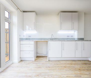 2 bedroom semi-detached house to rent - Photo 2