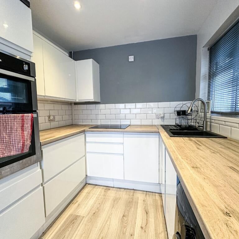 2 Bed Semi-Detached House, Hurston Road, BS4 - Photo 1