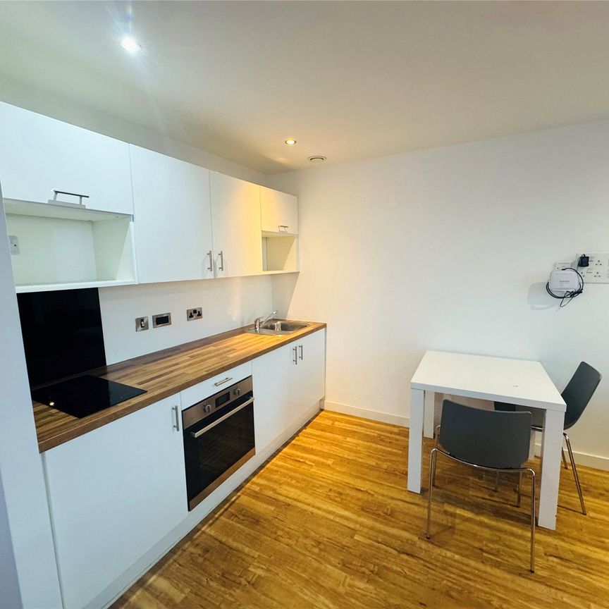 1 bedroom Flat To Rent - Photo 1