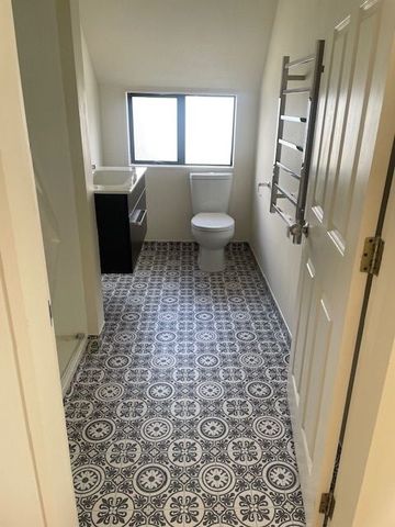 Sunny Karori City-End Townhouse - Photo 2