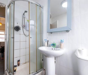 4 bedroom terraced house to rent - Photo 2