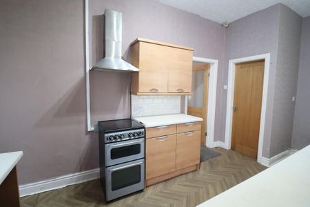 3 bedroom end of terrace house to rent - Photo 3