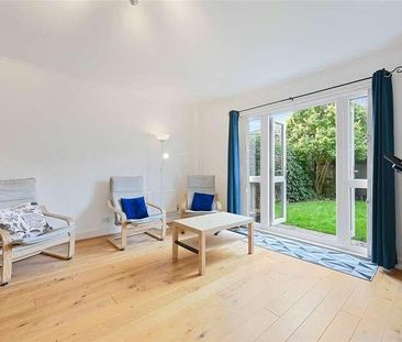 Vanderbilt Villas, Sterne Street, London, W12 - Photo 2