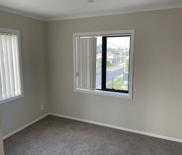 3/3 Edwards ave - 3 bedroom, 2 off-street parks - Photo 3