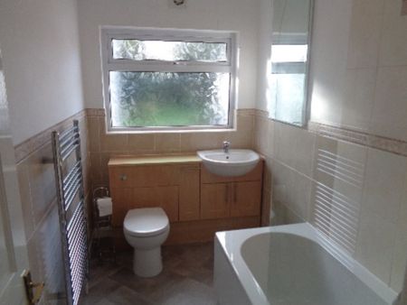 Two Bedroom Bungalow fro Rent in Chippenham - Photo 5