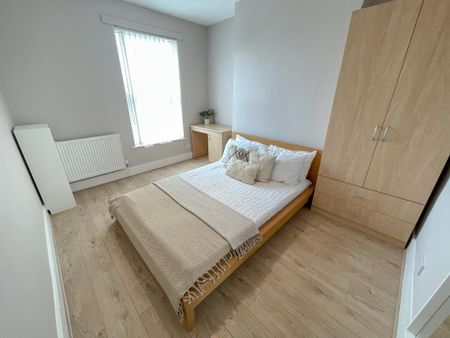 5 bedroom terraced house to rent - Photo 3