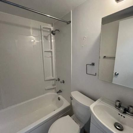 Studio Apartments Available For July 2026 - A louer • For Rent - Photo 4