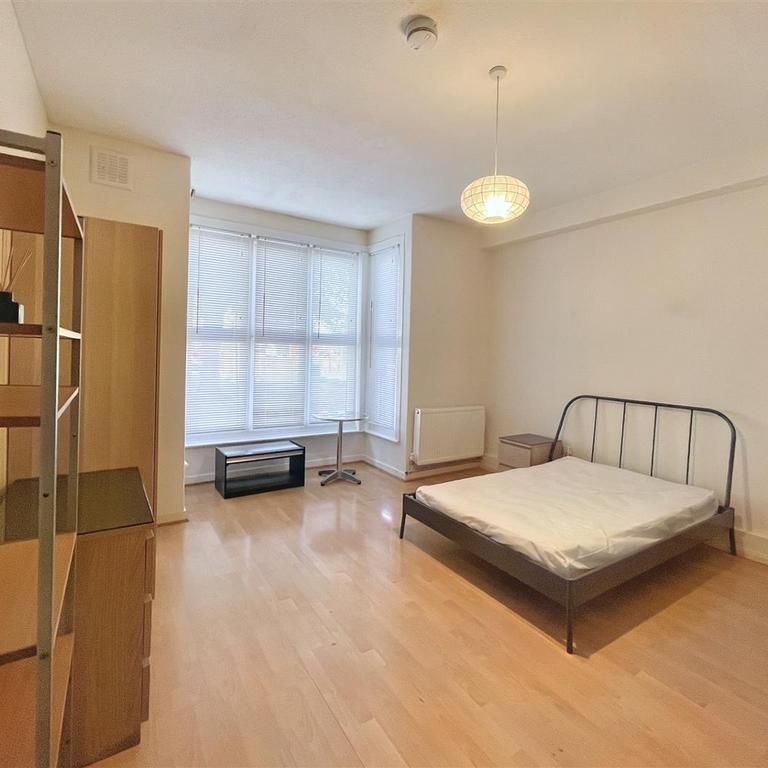 1 bedroom property to rent - Photo 1
