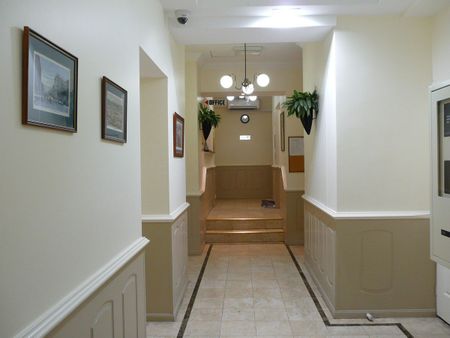 Spacious One Bed Room Apartment at Fantastic Location in CBD! - Photo 5