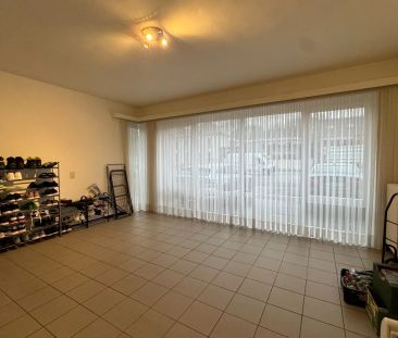 Verzorgd ruim gelijkvloers appartement met terras - Foto 1