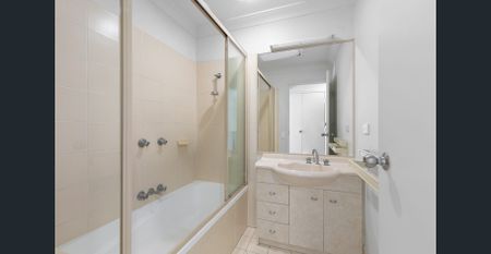 Modern Townhouse Living in Resort-Style Sailfish Cove 🐠 - Photo 5