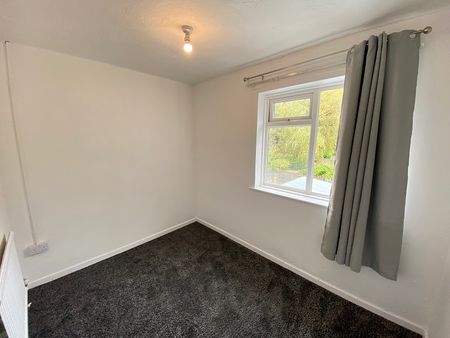 Bay Tree Avenue, Sketty, Swansea, SA2 - Photo 3