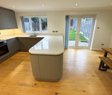 Brookhurst Road, Addlestone, Surrey, KT15 - Photo 2