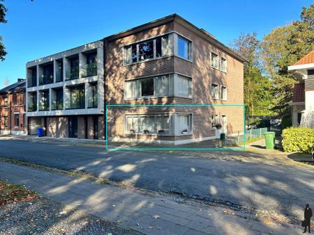 Gelijkvloers appartement met tuin, op wandelafstand van het centrum! - Photo 3