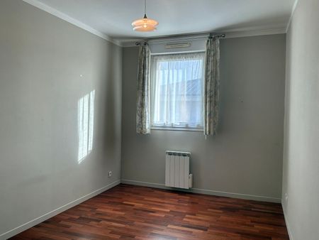 Location Appartement 4 pièces 96m² - Photo 3