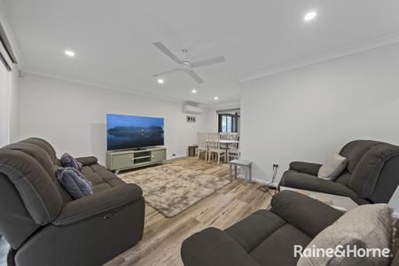 12 Sepik Place, Kearns, NSW 2558 - Photo 2