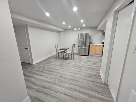 For Lease - 17 Dragonfly Crescent, Toronto, Ontario - Photo 4