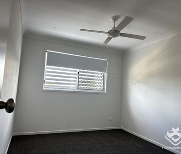 BRAND NEW ULTA MODERN LUXURY 3 BEDROOM TOWNHOUSE WITH DUCTED AIR-CO... - Photo 3