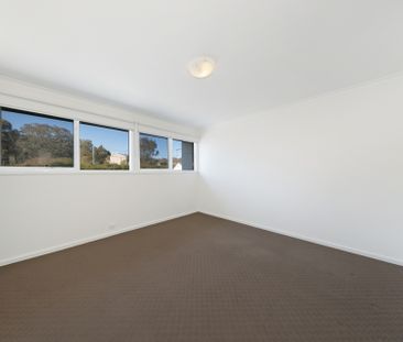 Spacious Living In The Heart Of Hackett - Photo 1