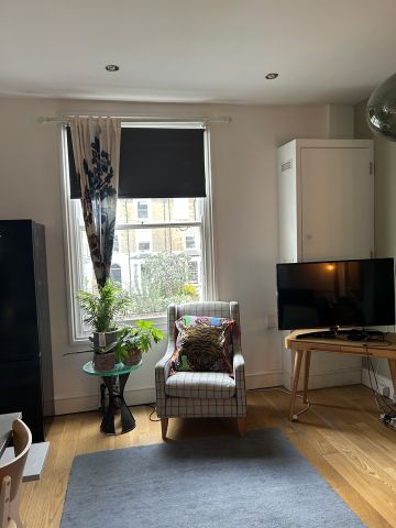 1 Bed Flat, Amhurst Road, E8 - Photo 2