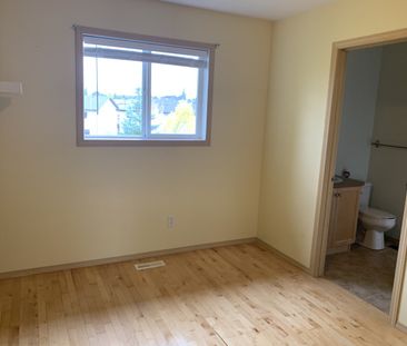 Stunning Pet Friendly Duplex in Anders with 2 Garages!!! - Photo 6