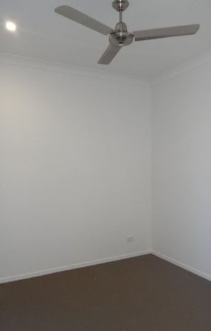 Modern Family Home in Prime Coomera Location - Photo 3