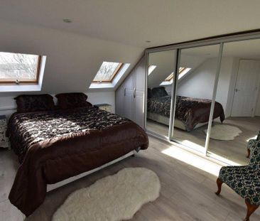 4 bedroom semi-detached house to rent - Photo 2